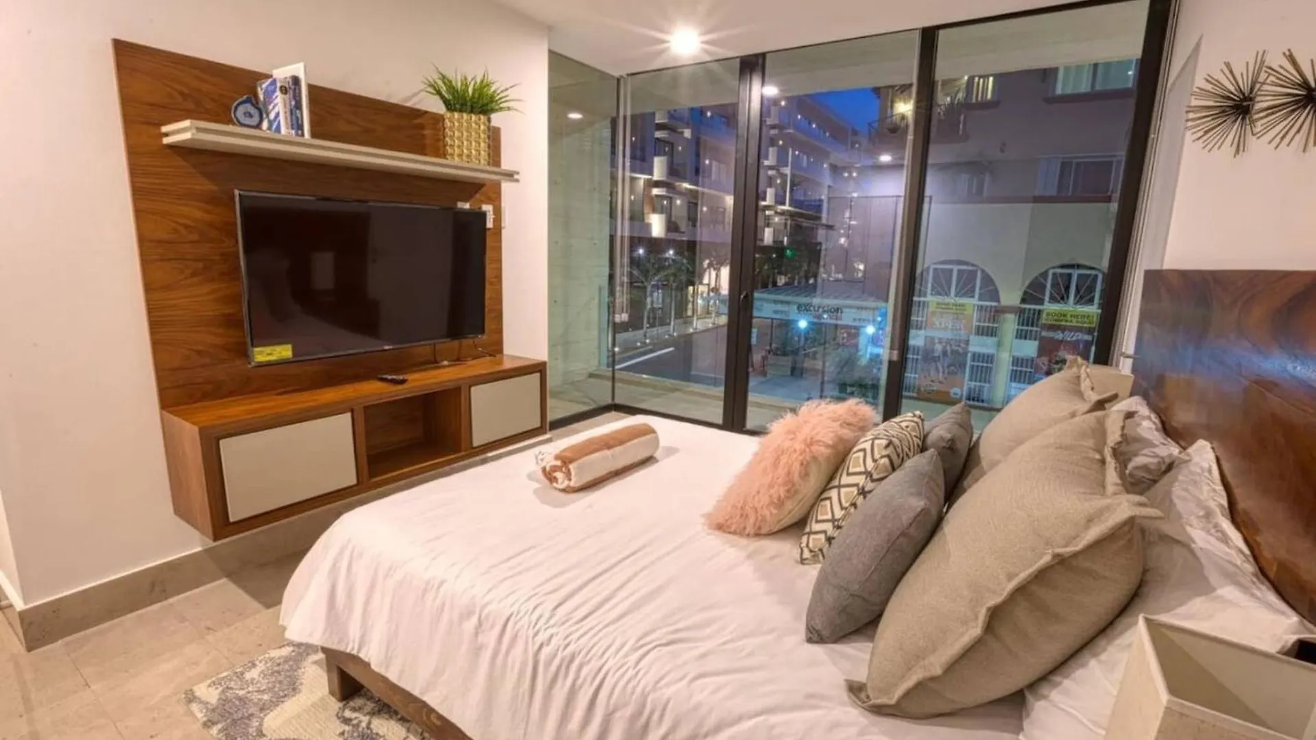Oceana Luxury Apartment Walk To Beach And Day Club Playa del Carmen